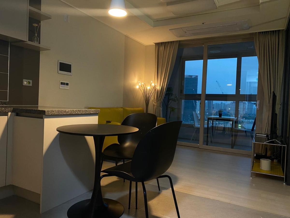 Landmark Songdo Stay 2 Incheon Bagian luar foto